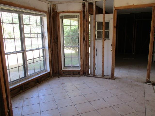 37 Fair Oaks DrMonroe, LA, 71203Ouachita County