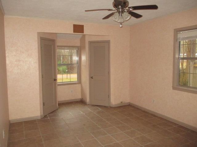 1093 Owens AveJena, LA, 71342La Salle County