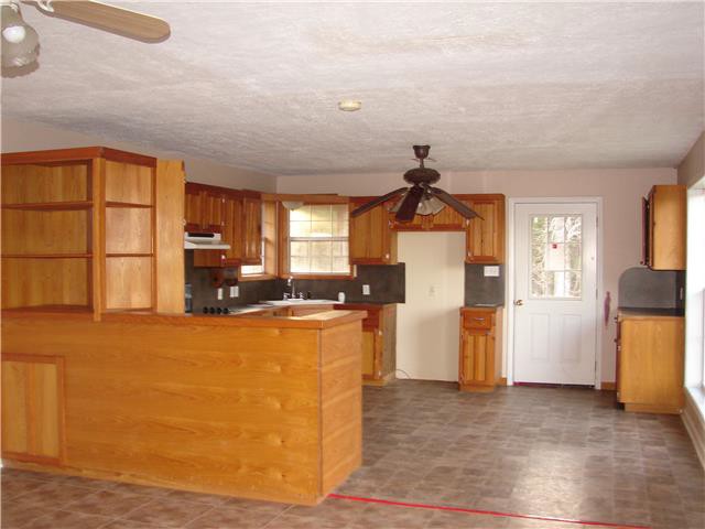 174 Lester RdGlenmora, LA, 71433Allen County