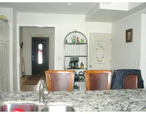 144 Maple St, Agawam, MA 01001