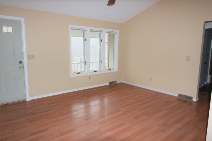 72 Dana HillBelchertown, MA, 01007Hampshire County