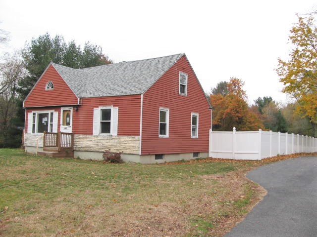 432 Porter RdEast Longmeadow, MA, 01028Hampden County