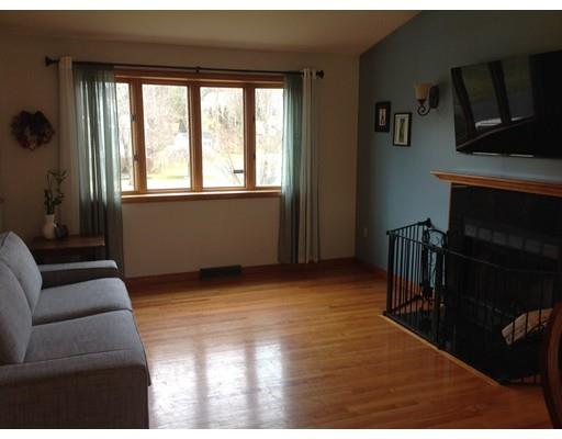 228 Braeburn Rd., East Longmeadow, MA 01028