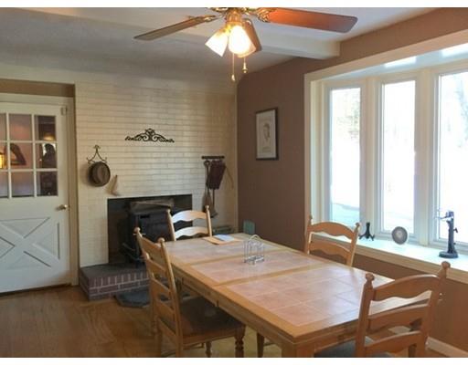 36 Forest Hills Rd, East Longmeadow, MA 01028