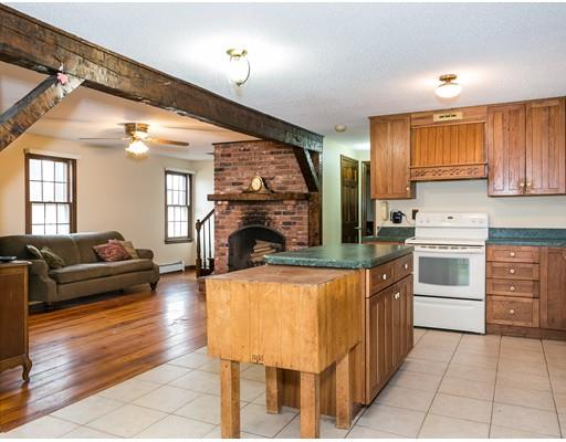 461 Barry St, Agawam, MA 01030
