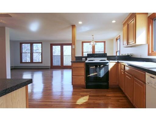 207 Chapin Rd, Hampden, MA 01036