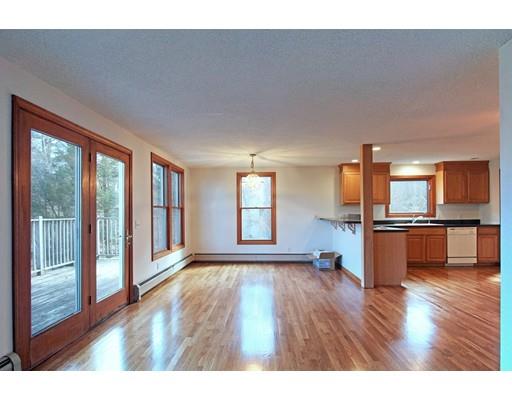 207 Chapin Rd, Hampden, MA 01036