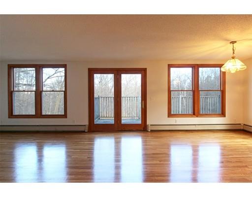 207 Chapin Rd, Hampden, MA 01036