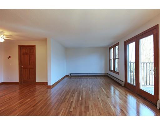 207 Chapin Rd, Hampden, MA 01036