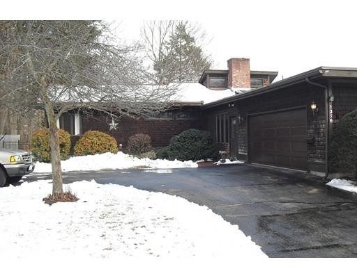 1356 Northampton, Holyoke, MA 01040