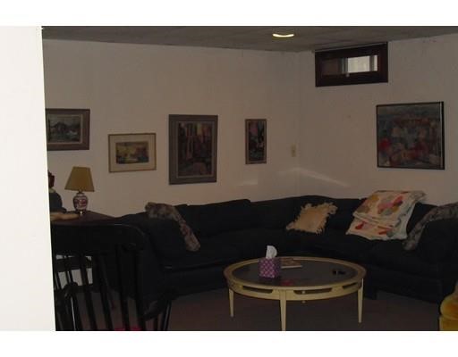 1356 Northampton, Holyoke, MA 01040