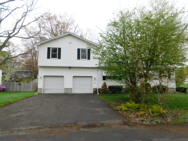 34 Knollwood CircleHolyoke, MA, 01040Hampden County