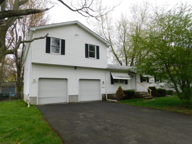 34 Knollwood CircleHolyoke, MA, 01040Hampden County