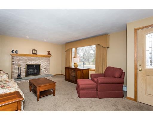 71 Williams St, Ludlow, MA 01056