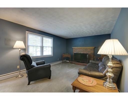 29 Pinewood Rd, Ludlow, MA 01056
