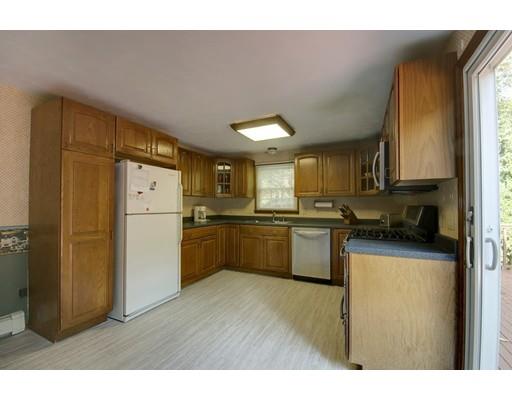 29 Pinewood Rd, Ludlow, MA 01056