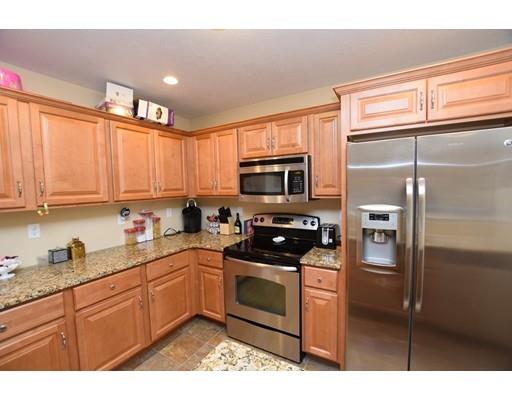 353 Fuller St, Ludlow, MA 01056