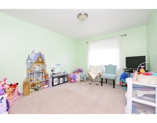 353 Fuller St, Ludlow, MA 01056