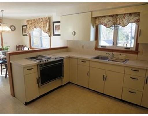 28 Upper Palmer Rd, Monson, MA 01057
