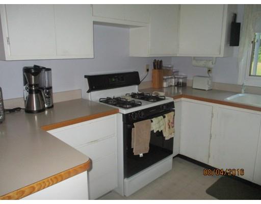 51 Parmenter Rd, Oakham, MA 01068