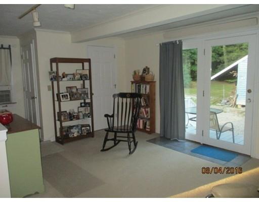51 Parmenter Rd, Oakham, MA 01068