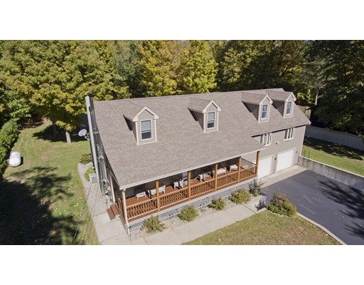 52 W Main St, Russell, MA 01071