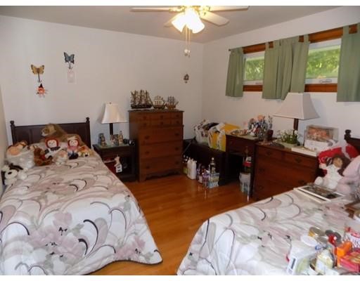14 Camden St, South Hadley, MA 01075