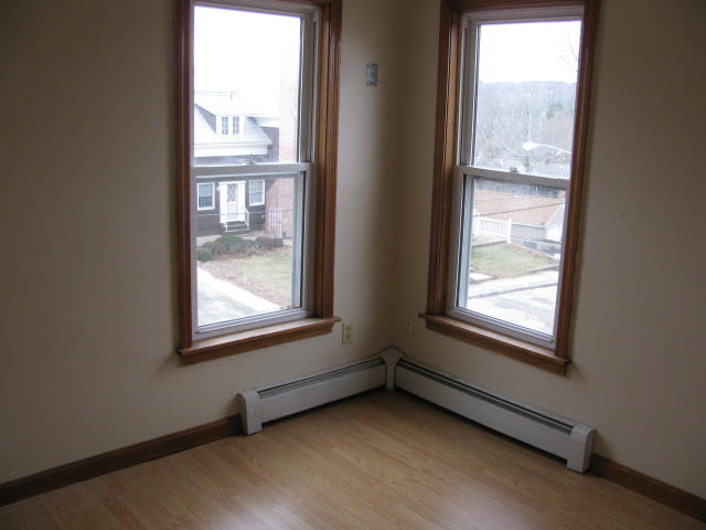 29 Prospect StWare, MA, 01082Hampshire County