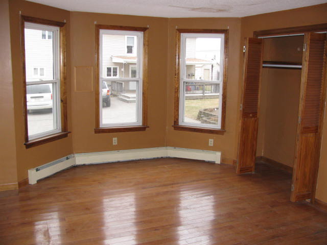 29 Prospect StWare, MA, 01082Hampshire County