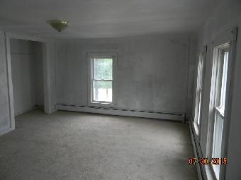25-27 Grove StWare, MA, 01082Hampshire County