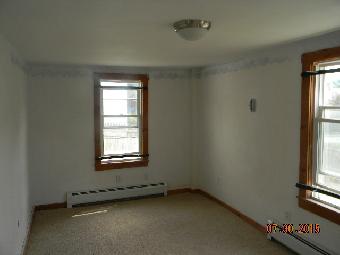 25-27 Grove StWare, MA, 01082Hampshire County