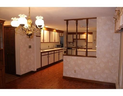 639 Birnie Ave, West Springfield, MA 01089