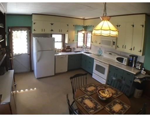 79 Maple Rd, Longmeadow, MA 01106