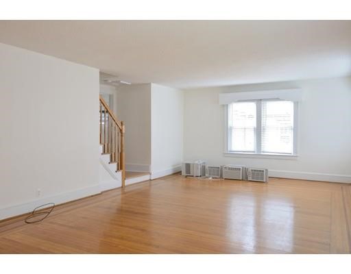 718 Laurel St, Longmeadow, MA 01106