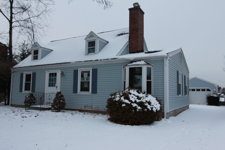 64 Surrey RdSpringfield, MA, 01118Hampden County