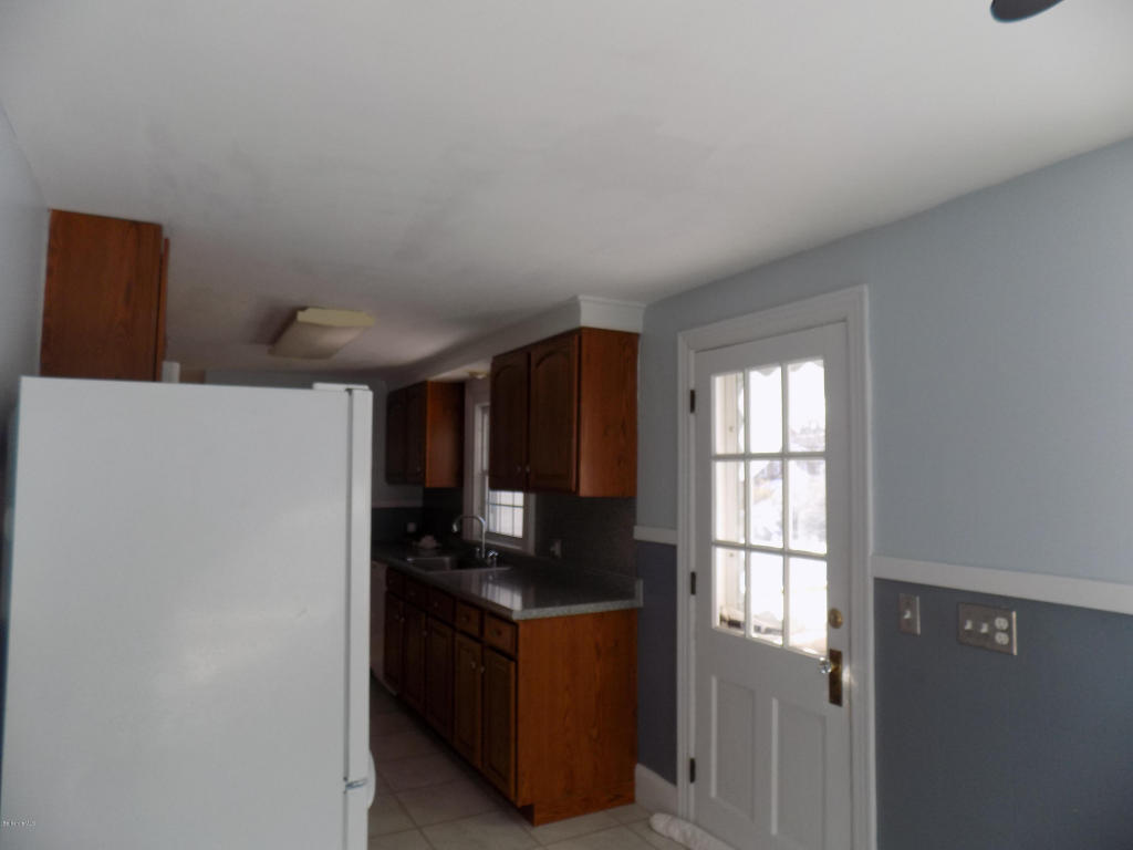 70 Bishop Pkwy, Pittsfield, MA 01201