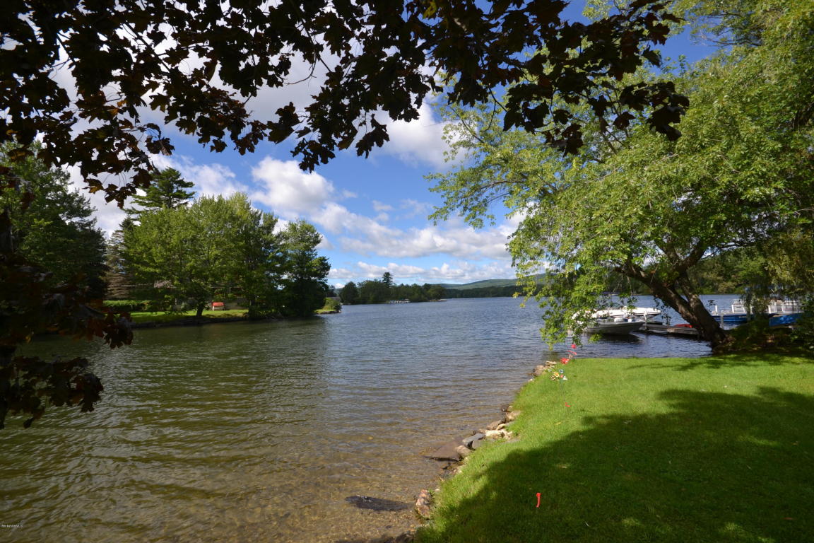 627 Lakeway Dr, Pittsfield, MA 01201