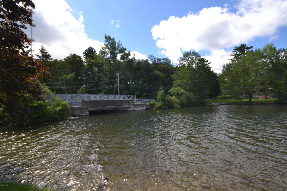627 Lakeway Dr, Pittsfield, MA 01201