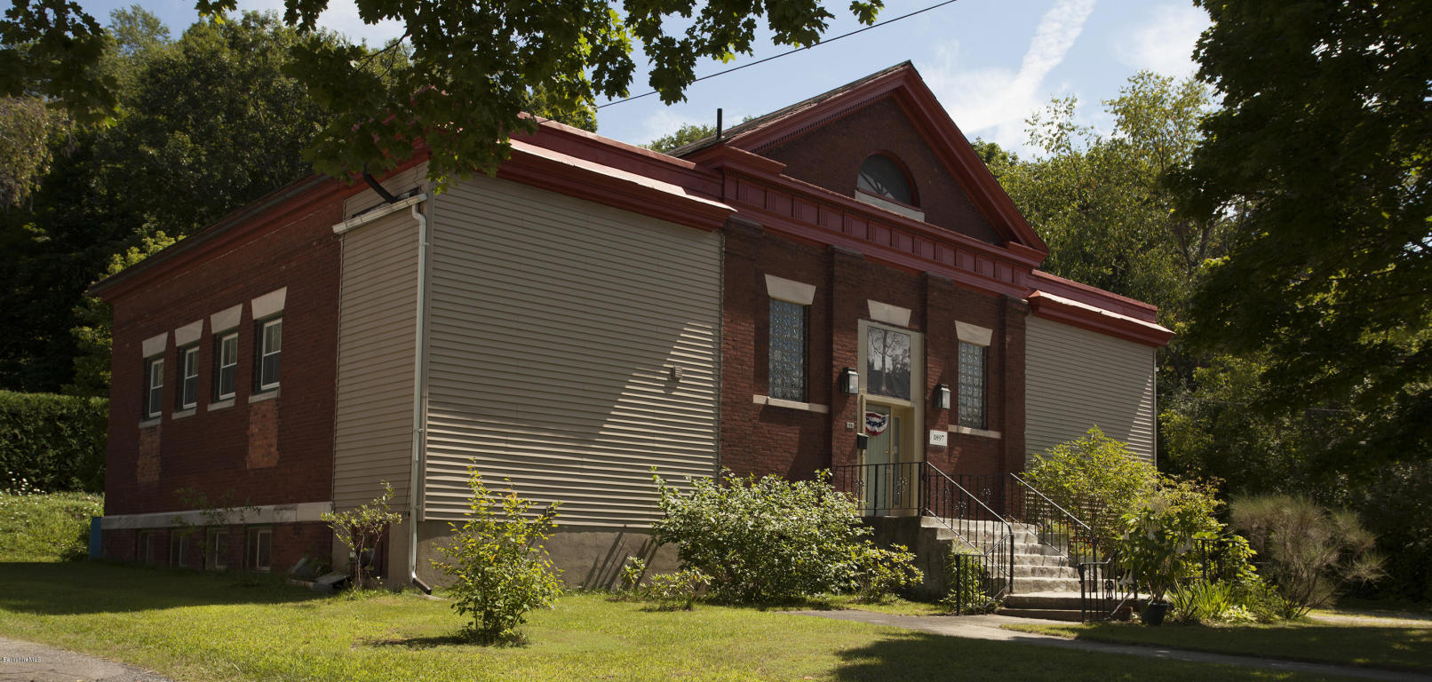 201 North Summer St, Adams, MA 01220