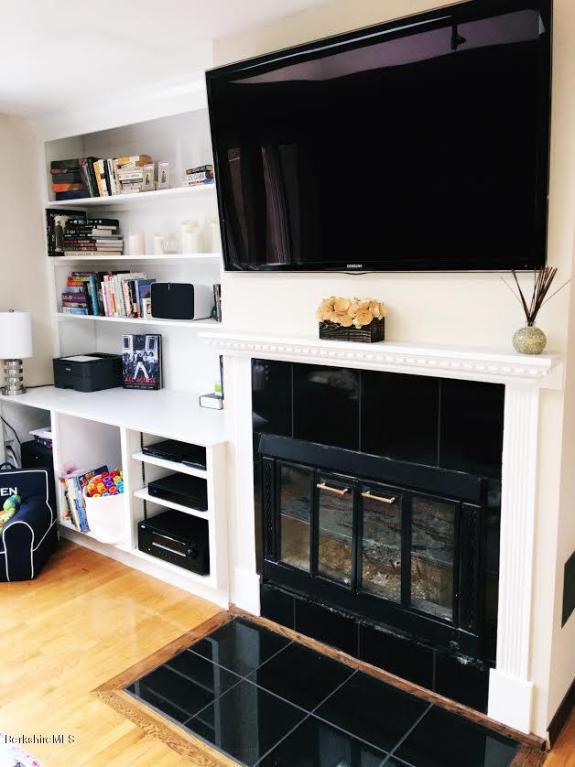 1 Burns Ln, Adams, MA 01220