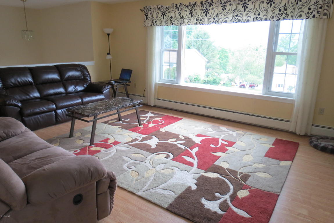 8 Country Rd, Adams, MA 01220