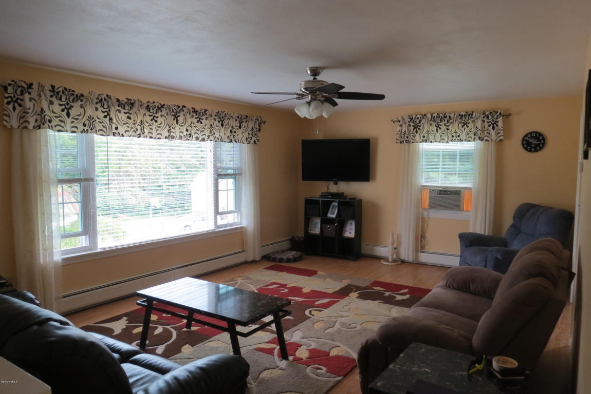 8 Country Rd, Adams, MA 01220