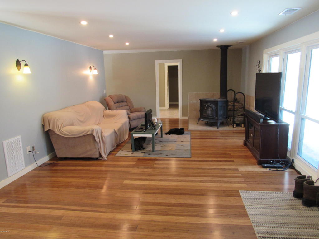 85 Fred Snow Rd, Becket, MA 01223