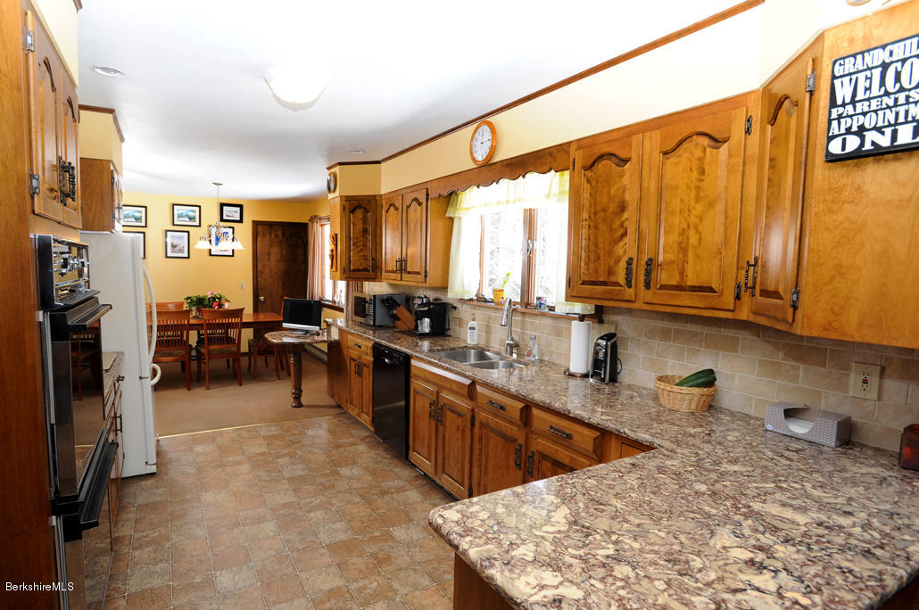 250 Ingalls Rd, Cheshire, MA 01225
