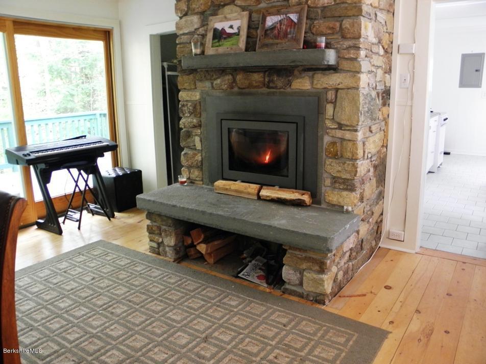53 LAWRENCE Ave, New Marlborough, MA 01230