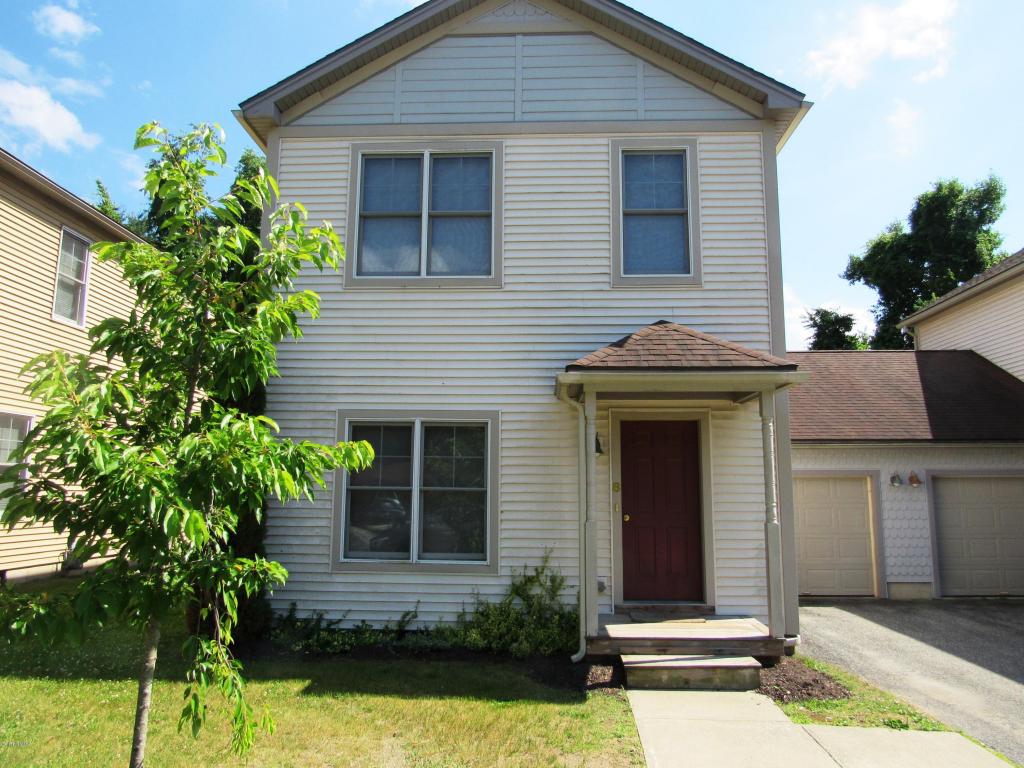 8 Stanley Dr, Great Barrington, MA 01230