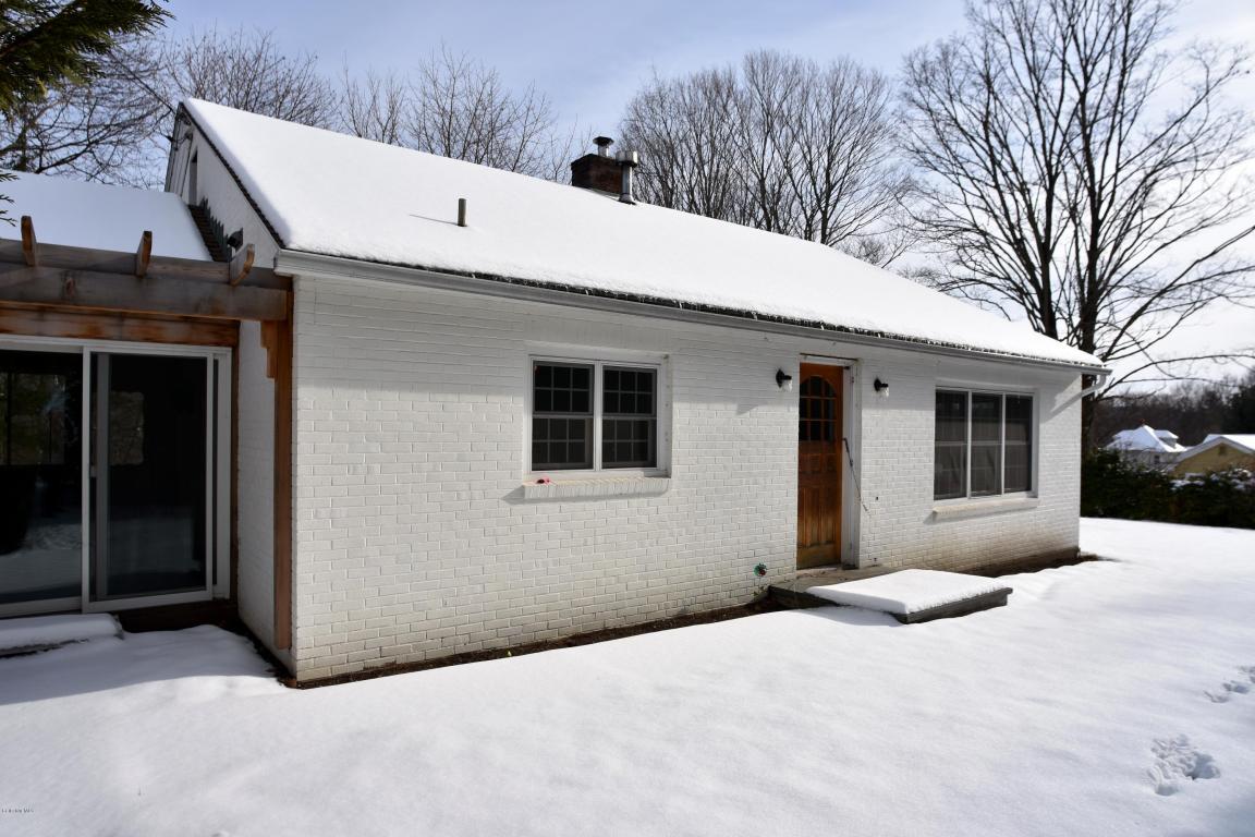 10 FAIRVIEW Rd, Great Barrington, MA 01230