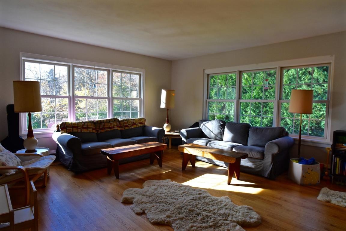 10 FAIRVIEW Rd, Great Barrington, MA 01230