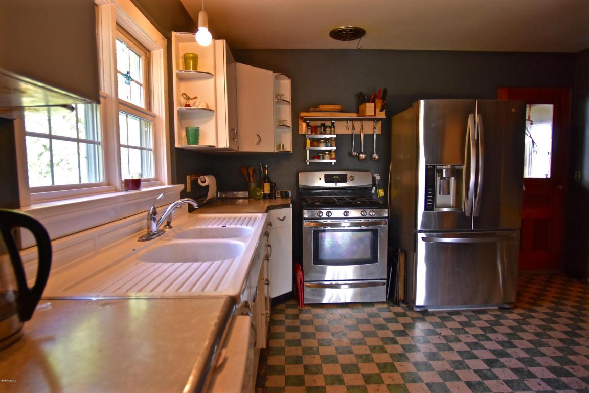 10 FAIRVIEW Rd, Great Barrington, MA 01230