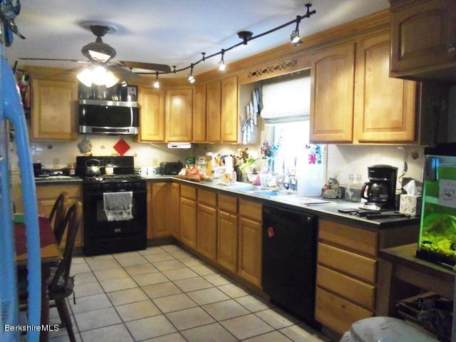 35 Quarry Rd, Lanesboro, MA 01237